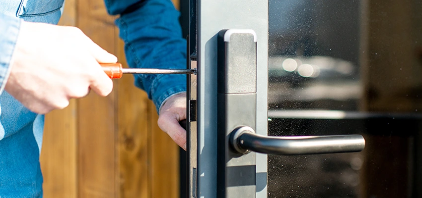 Aluminium Door Lock Replacement in Oakdale, California